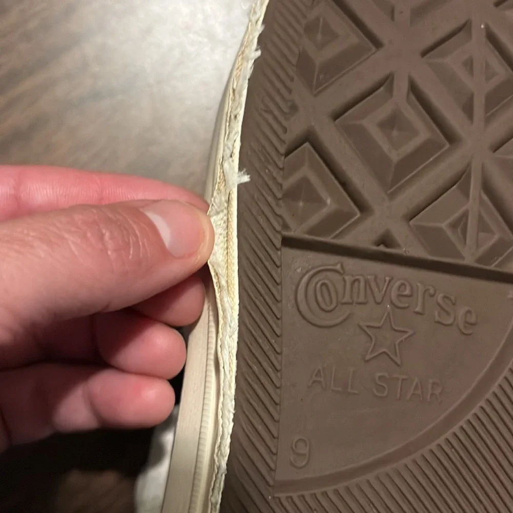 Converse Comme des Garçons Play x Chuck Taylor Milk Size 9 High Tops - Picture 10 of 10